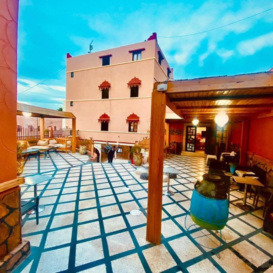 Hotel La Renaissance Tata Kültér fotó