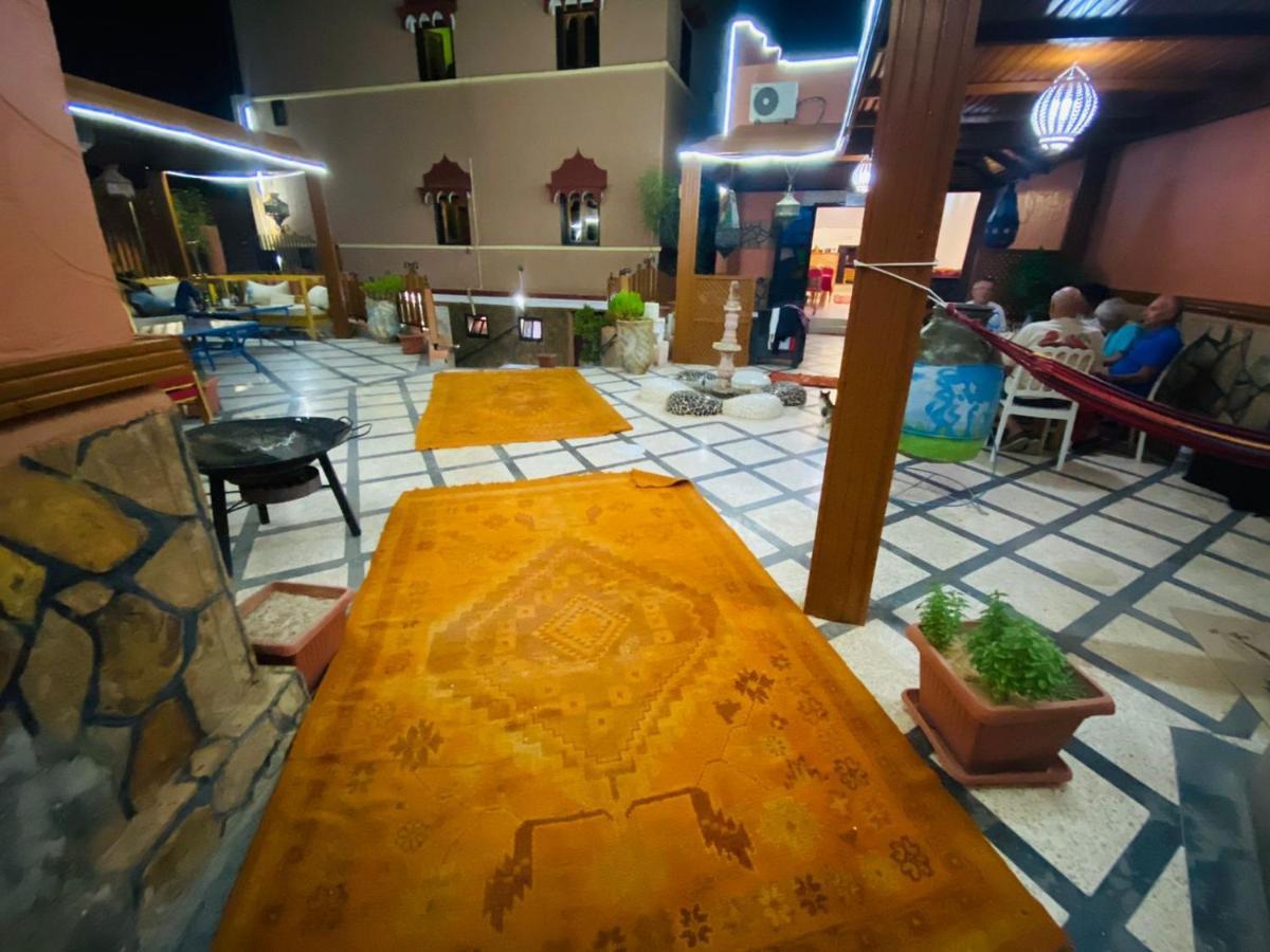 Hotel La Renaissance Tata Kültér fotó